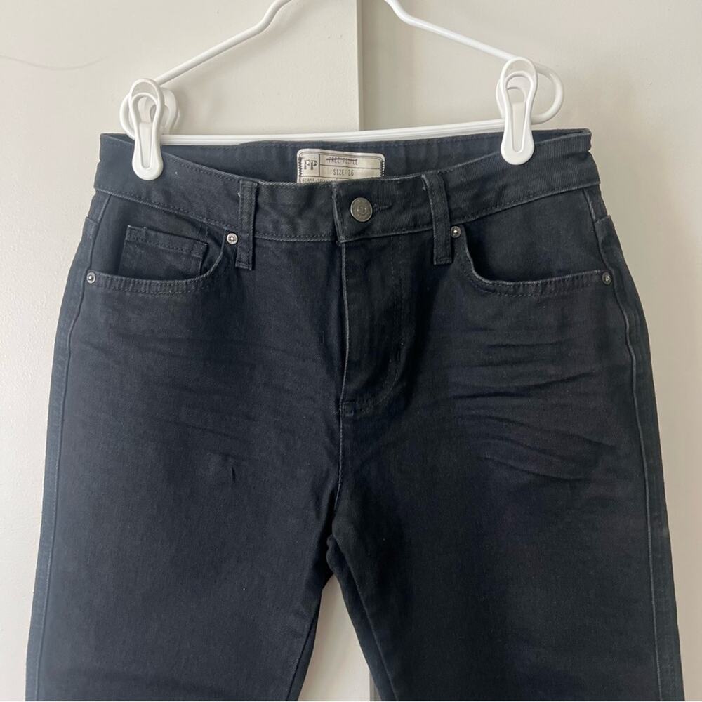 Free People Black High Rise Ankle Jeans Raw Hem Straight Leg Skinny Size 26 - Picture 3 of 9